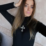 Julia, 24 (3 , 0 )